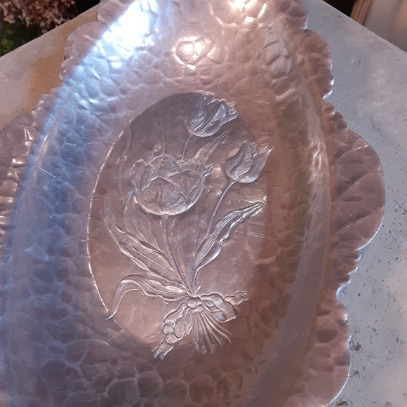 Rodney Kent Silver Co., Hand Wrought, Aluminum Tray, Tulips, Vintage - Picture 6 of 6
